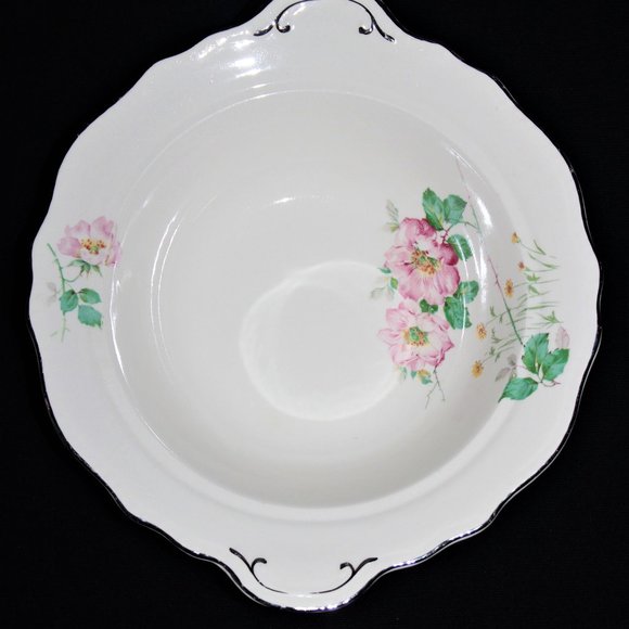 Vintage Homer Laughlin Vegetable Bowl | Scalloped & Footed Serving Bowl With Lid - Picture 5 of 9